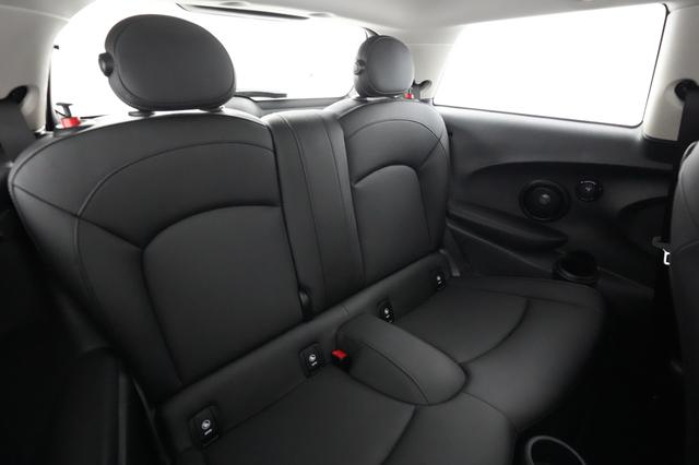 2024 MINI Cooper SE — photo 4 of 20