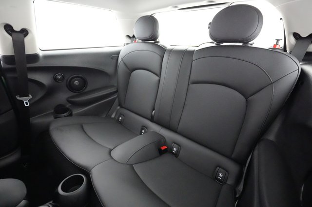 2024 MINI Cooper SE — photo 19 of 20