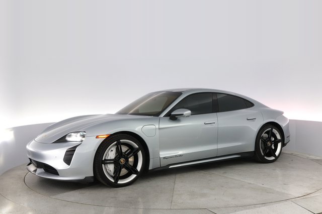 2020 Porsche Taycan — photo 14 of 22