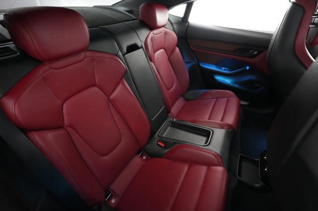 2020 Porsche Taycan — photo 4 of 22