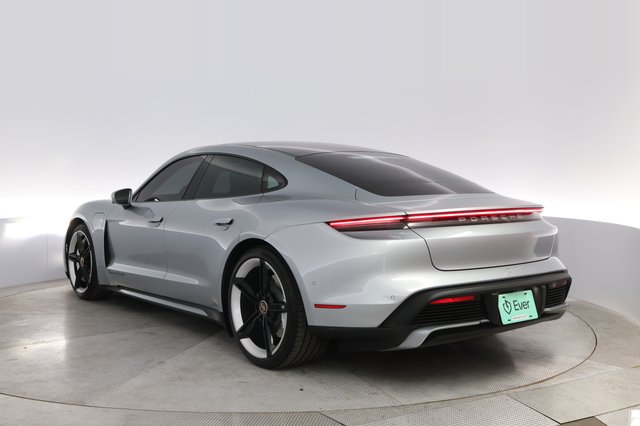 2020 Porsche Taycan — photo 13 of 22