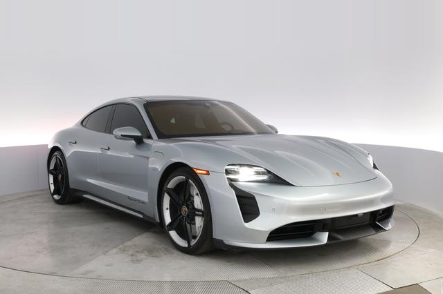 2020 Porsche Taycan — photo 10 of 22