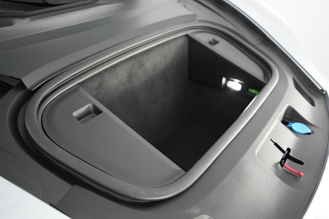 2020 Porsche Taycan — photo 21 of 22
