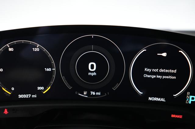 2020 Porsche Taycan — photo 5 of 22