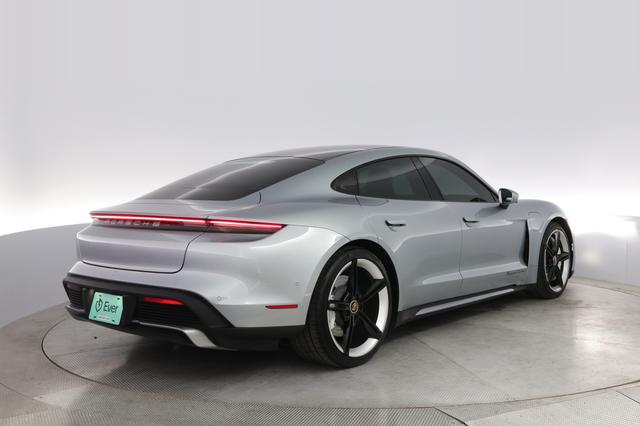 2020 Porsche Taycan — photo 2 of 22