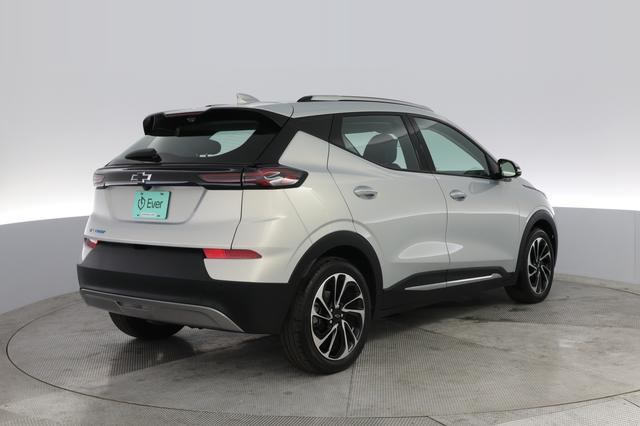2022 Chevrolet Bolt EUV — photo 2 of 23