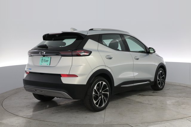 2022 Chevrolet Bolt EUV — photo 2 of 23