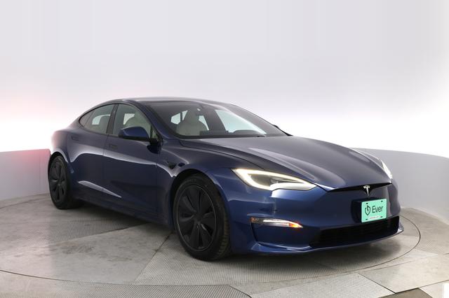 2022 Tesla Model S — photo 10 of 22