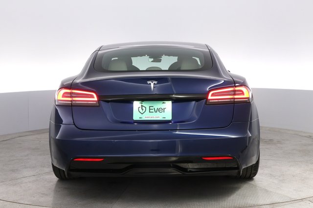 2022 Tesla Model S — photo 12 of 22