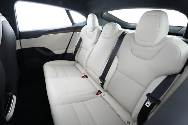 2022 Tesla Model S — photo 19 of 22