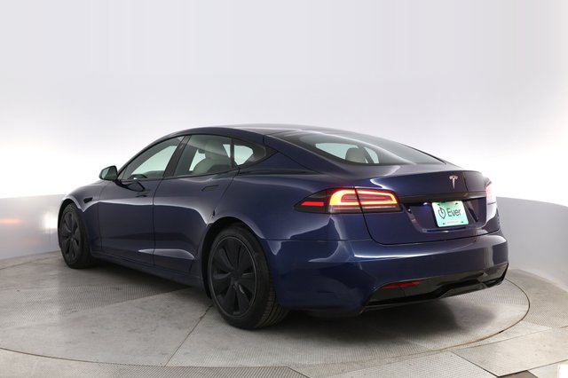 2022 Tesla Model S — photo 13 of 22
