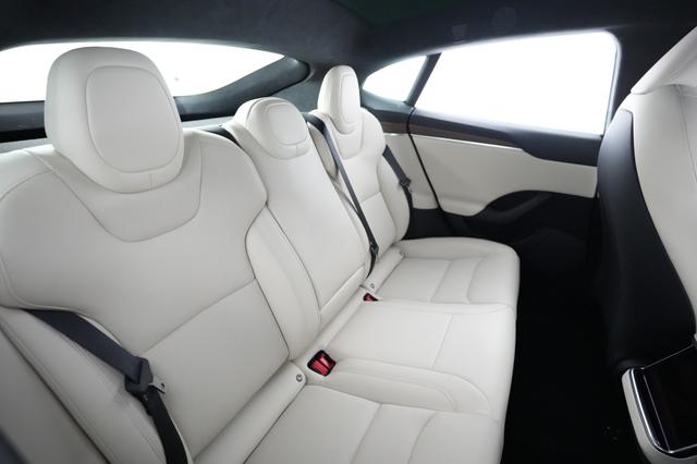 2022 Tesla Model S — photo 4 of 22