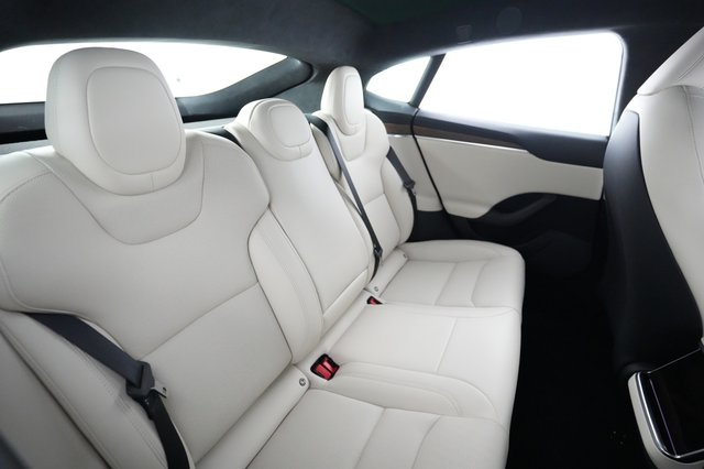 2022 Tesla Model S — photo 4 of 22
