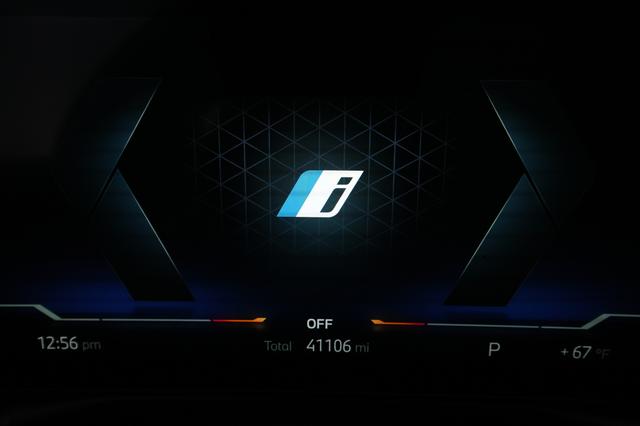 2022 BMW i4 — photo 5 of 21