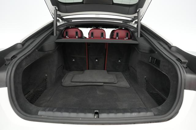 2022 BMW i4 — photo 6 of 21