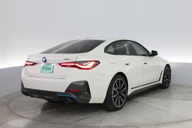 2022 BMW i4 — photo 2 of 21