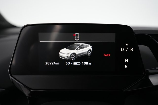 2022 Volkswagen ID.4 — photo 5 of 20