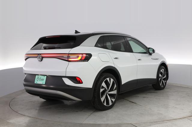 2022 Volkswagen ID.4 — photo 2 of 20