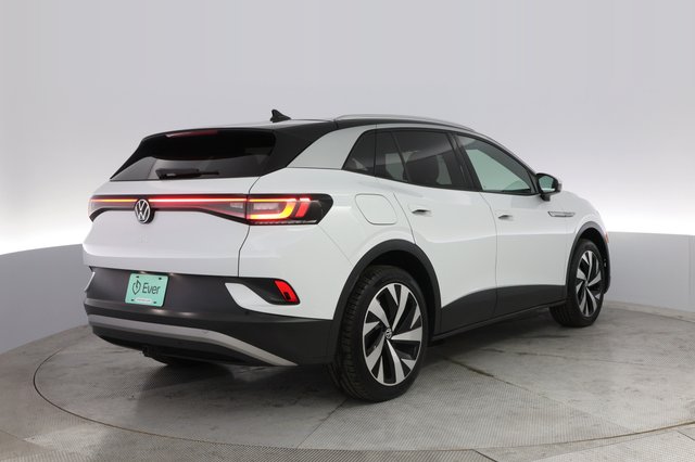 2022 Volkswagen ID.4 — photo 2 of 20
