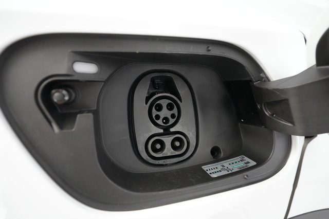 2022 Volkswagen ID.4 — photo 8 of 20
