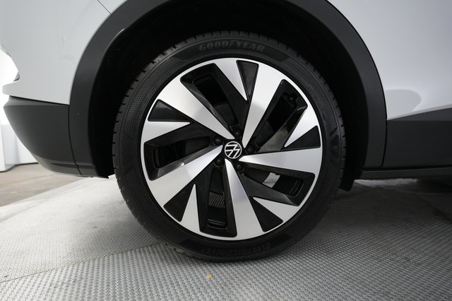 2022 Volkswagen ID.4 — photo 17 of 20