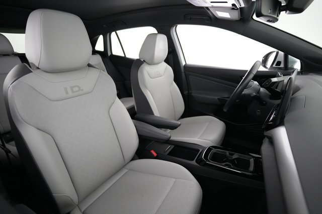 2022 Volkswagen ID.4 — photo 18 of 20