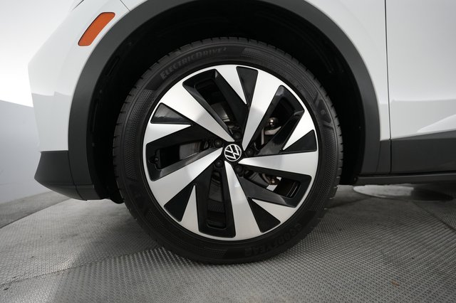 2022 Volkswagen ID.4 — photo 15 of 20