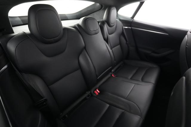 2023 Tesla Model S — photo 4 of 22