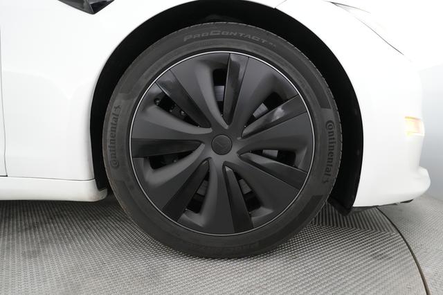 2023 Tesla Model S — photo 7 of 22