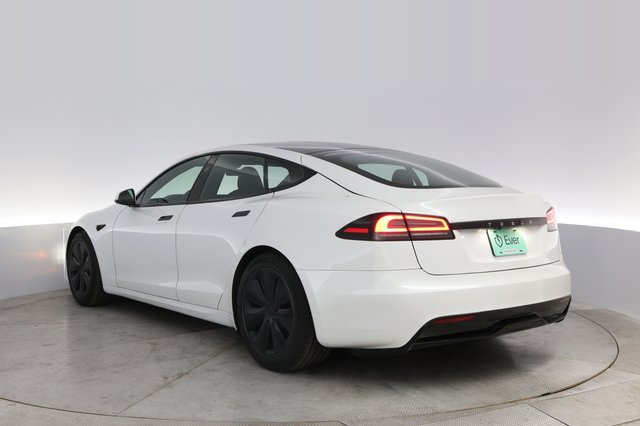 2023 Tesla Model S — photo 13 of 22