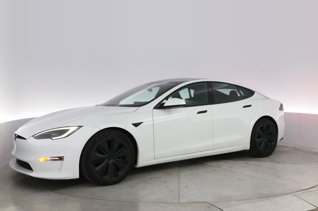 2023 Tesla Model S — photo 14 of 22