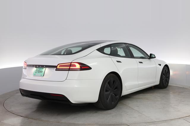 2023 Tesla Model S — photo 2 of 22