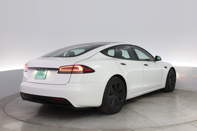 2023 Tesla Model S — photo 2 of 22