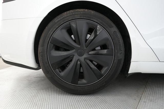 2023 Tesla Model S — photo 17 of 22