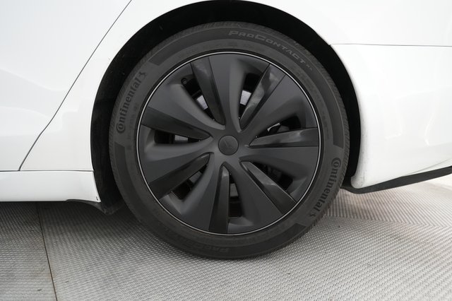 2023 Tesla Model S — photo 16 of 22