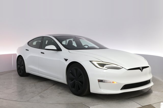2023 Tesla Model S — photo 10 of 22
