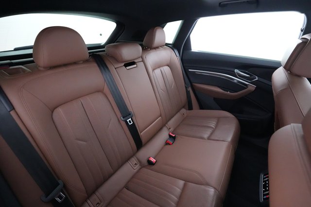 2023 Audi e-tron — photo 4 of 22