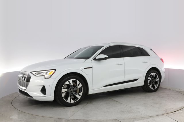 2023 Audi e-tron — photo 14 of 22
