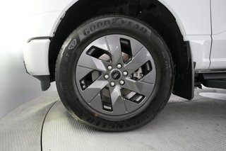 2024 Ford F-150 Lightning — photo 15 of 20