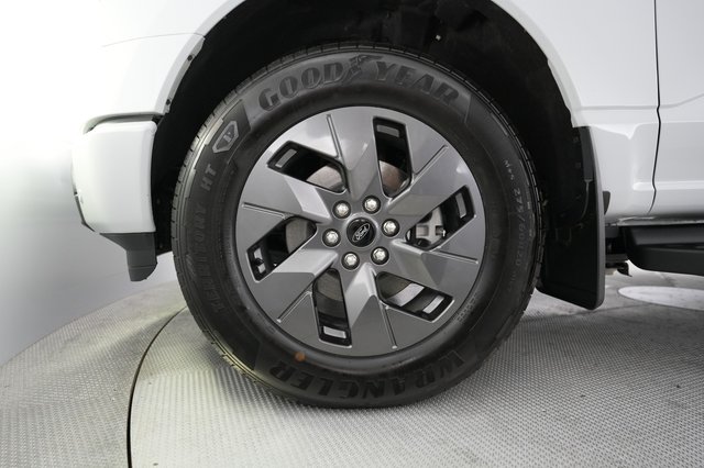 2024 Ford F-150 Lightning — photo 15 of 20
