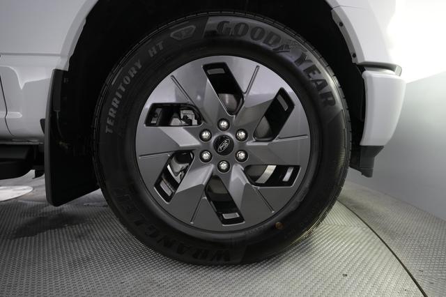 2024 Ford F-150 Lightning — photo 7 of 20