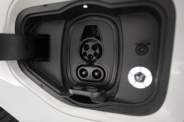 2024 Ford F-150 Lightning — photo 8 of 20