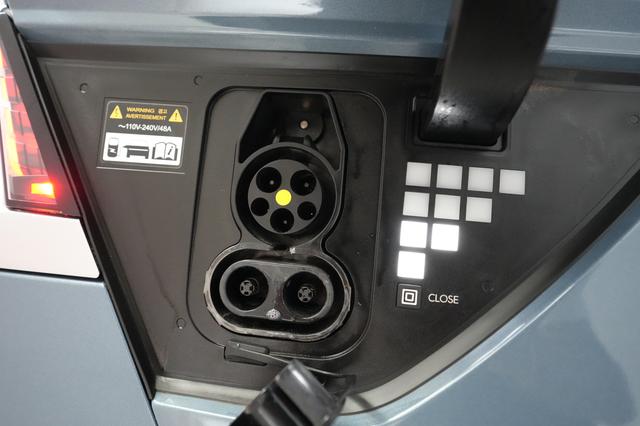 2024 Hyundai IONIQ 5 — photo 8 of 21