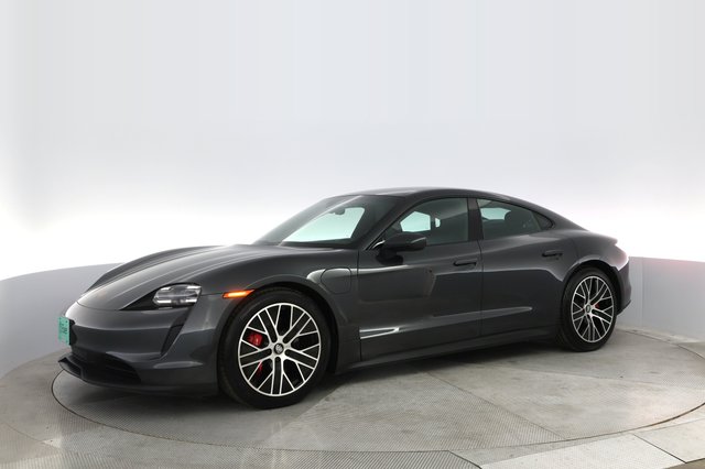 2021 Porsche Taycan — photo 14 of 23