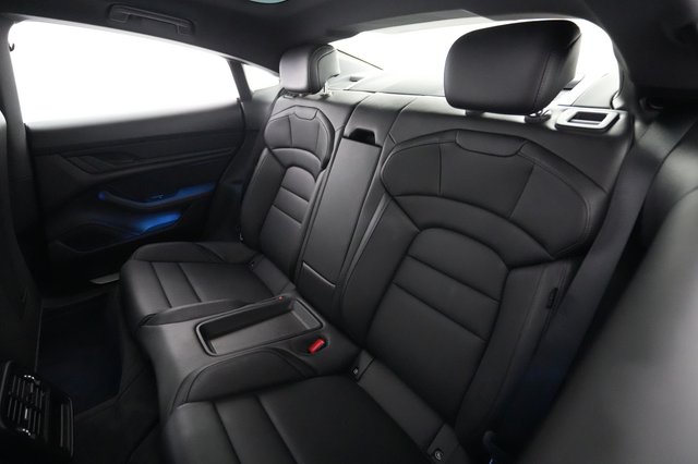 2021 Porsche Taycan — photo 19 of 23