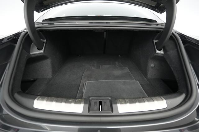 2021 Porsche Taycan — photo 6 of 23