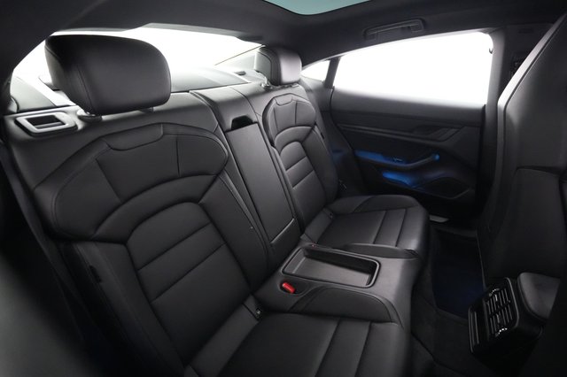 2021 Porsche Taycan — photo 4 of 23