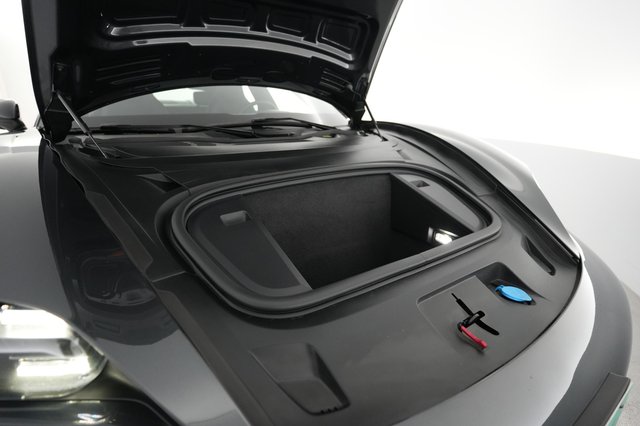 2021 Porsche Taycan — photo 20 of 23