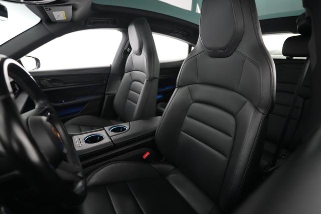 2021 Porsche Taycan — photo 3 of 23