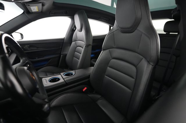 2021 Porsche Taycan — photo 3 of 23